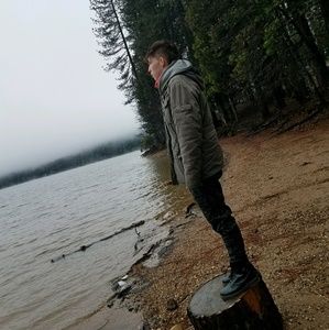 Meet your Posher, Cade